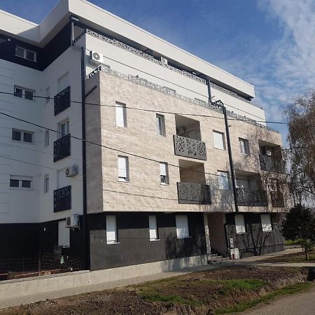 Royal Residence Apartmani 2 Pančevo Exterior foto